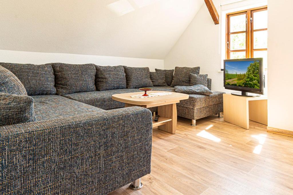 Ferienwohnung Am Walnussbaum Parchtitz المظهر الخارجي الصورة
