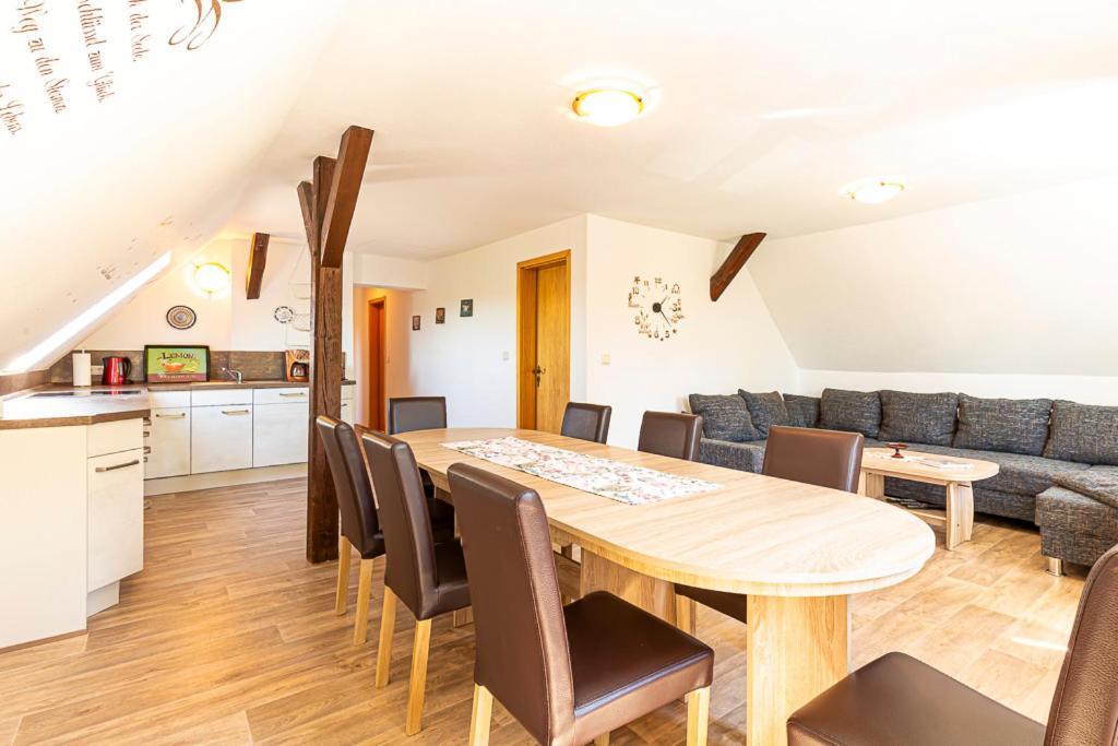 Ferienwohnung Am Walnussbaum Parchtitz المظهر الخارجي الصورة